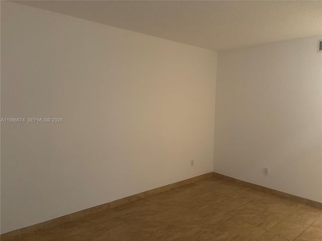 11992 NW 11th St 11992, Pembroke Pines, FL 33026