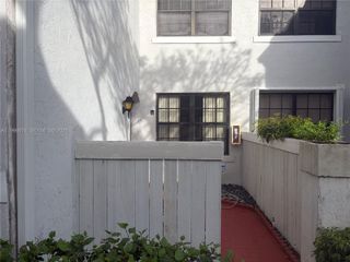 11992 NW 11th St 11992, Pembroke Pines, FL 33026