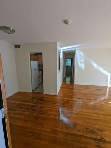 202 Central 6, Stoneham, MA 02180