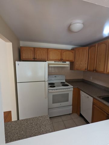 202 Central 6, Stoneham, MA 02180