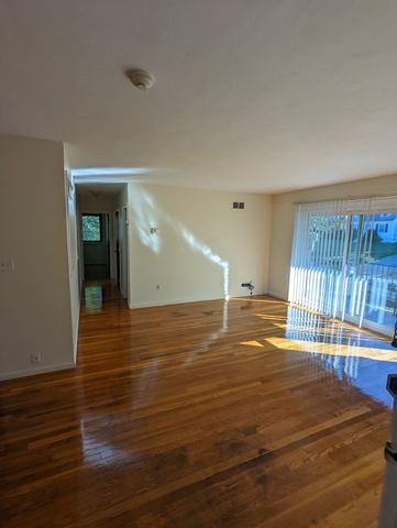 202 Central 6, Stoneham, MA 02180