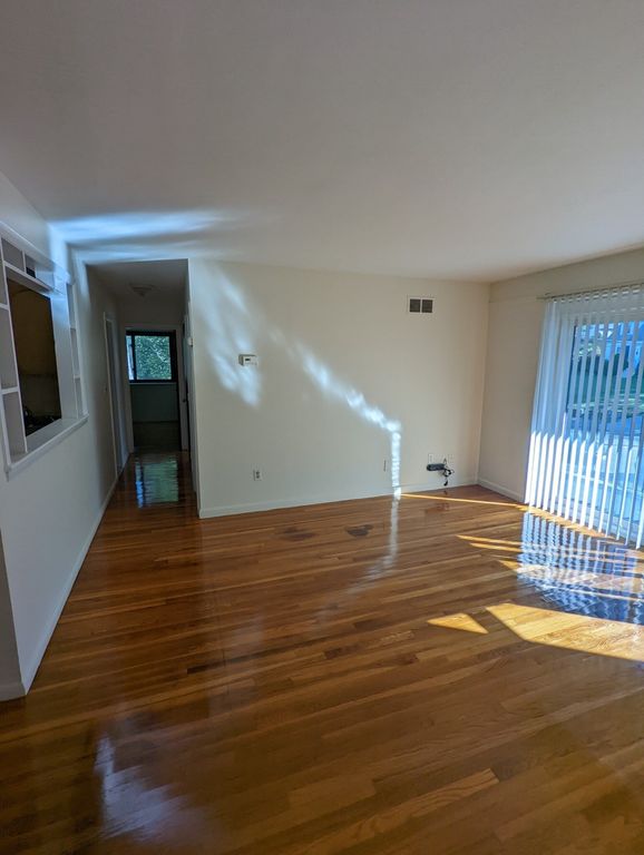 202 Central 6, Stoneham, MA 02180