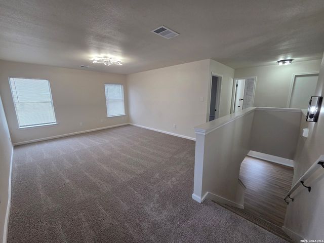 8002 CHESTNUT CAPE DR, Converse, TX 78109