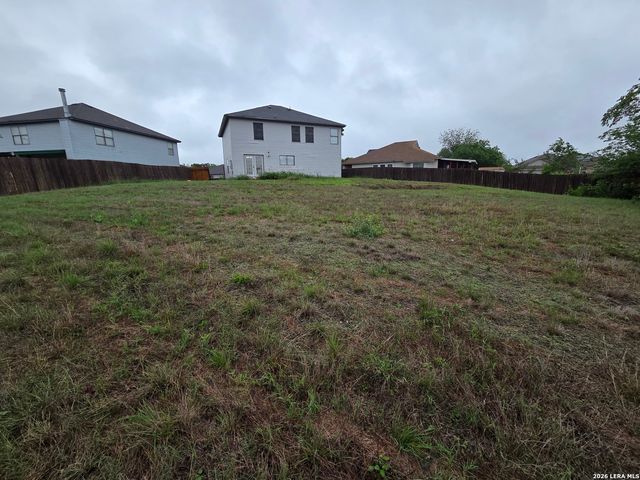 8002 CHESTNUT CAPE DR, Converse, TX 78109