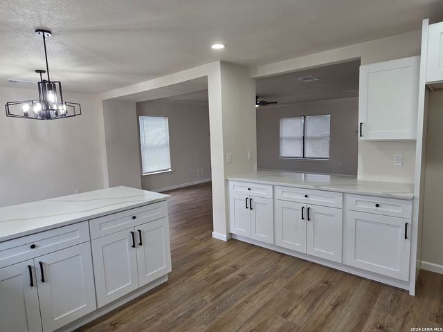 8002 CHESTNUT CAPE DR, Converse, TX 78109