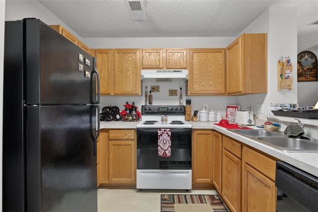 284 Cottonwood Creek Circle, Canton, GA 30114