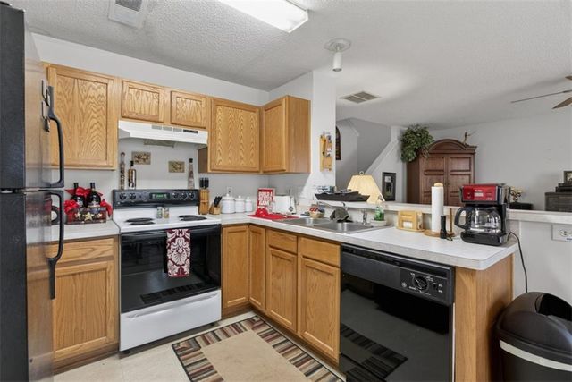 284 Cottonwood Creek Circle, Canton, GA 30114