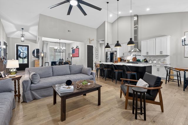 485 Mission Drive, Versailles, KY 40383