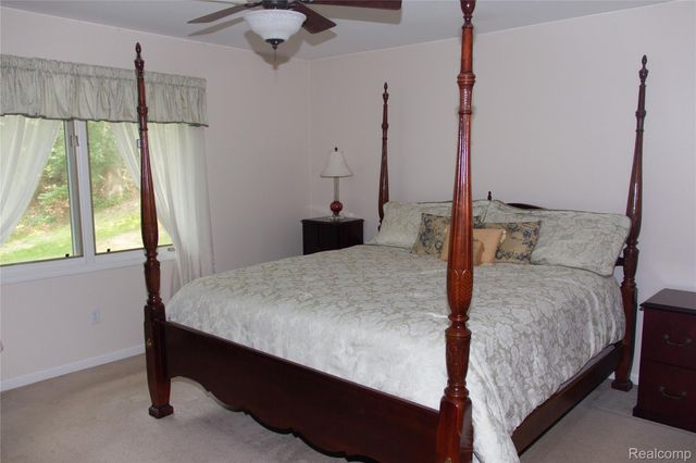 7781 Partridge Hill Drive, Hamburg Township, MI 48116
