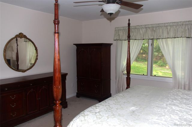 7781 Partridge Hill Drive, Hamburg Township, MI 48116