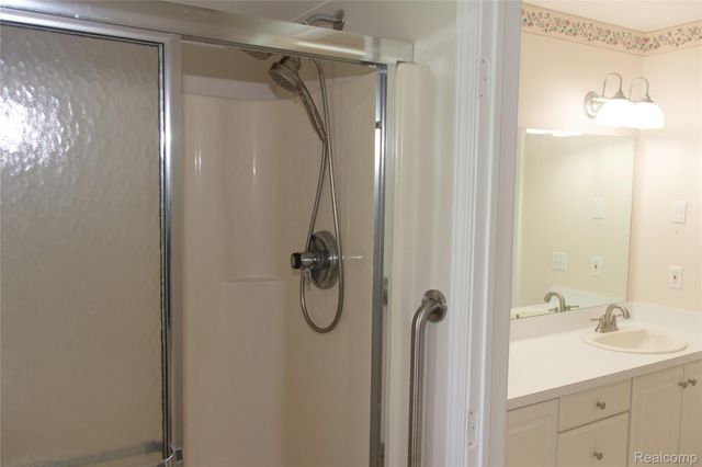 7781 Partridge Hill Drive, Hamburg Township, MI 48116
