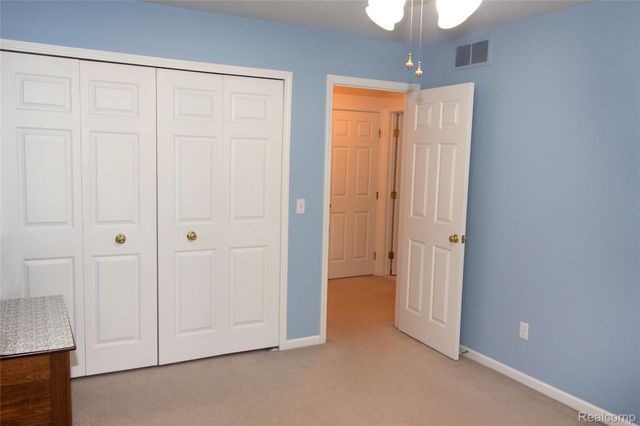 7781 Partridge Hill Drive, Hamburg Township, MI 48116