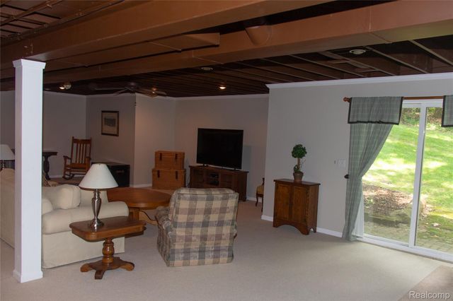7781 Partridge Hill Drive, Hamburg Township, MI 48116