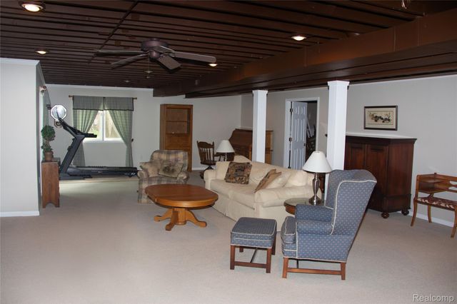 7781 Partridge Hill Drive, Hamburg Township, MI 48116