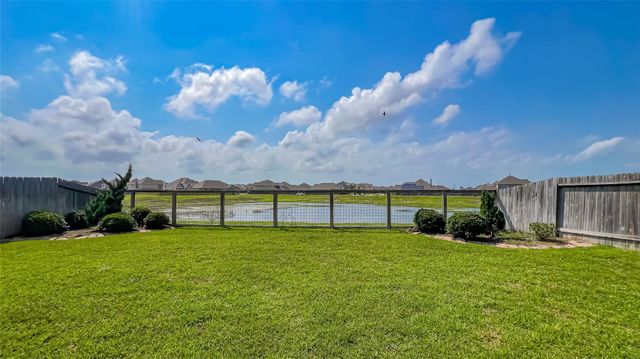 14227 Angelina Drive, Baytown, TX 77523