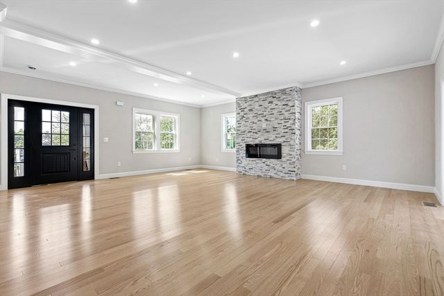 53 Louis St, Holliston, MA 01746