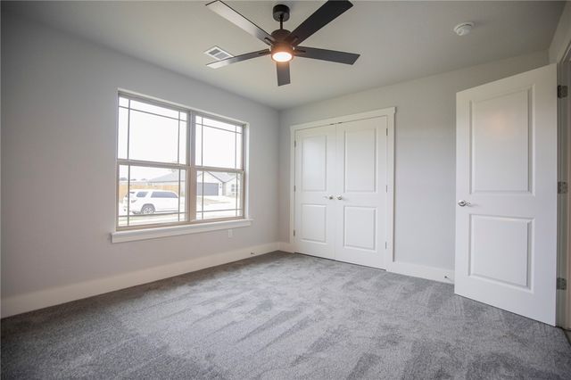 1029 Autumn Royal Lane, Lowell, AR 72745