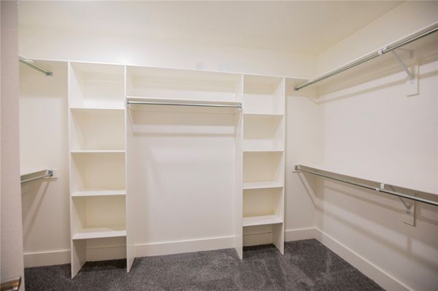 1029 Autumn Royal Lane, Lowell, AR 72745