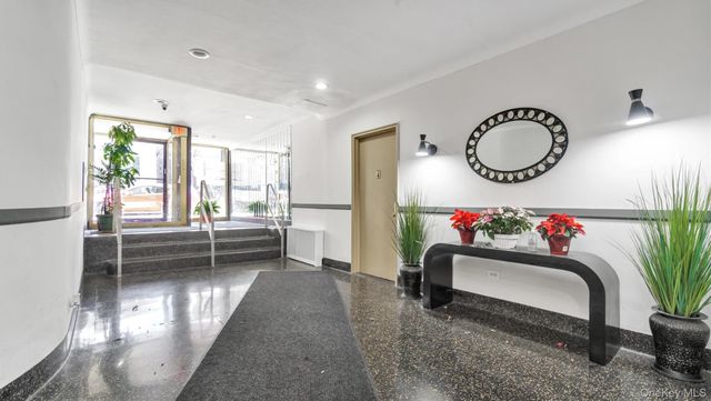 50-21 39th Place 2C, Sunnyside, NY 11104