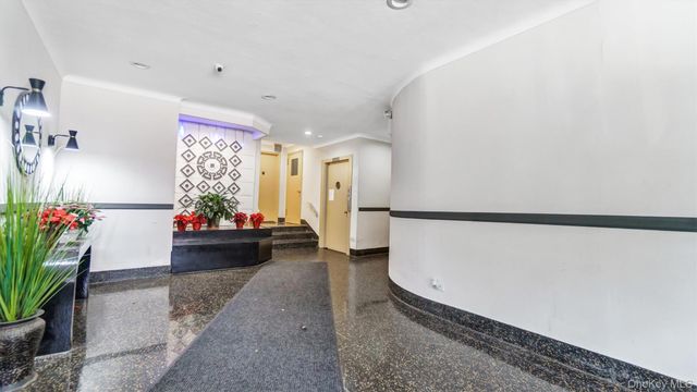 50-21 39th Place 2C, Sunnyside, NY 11104