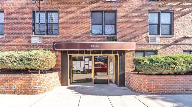 50-21 39th Place 2C, Sunnyside, NY 11104