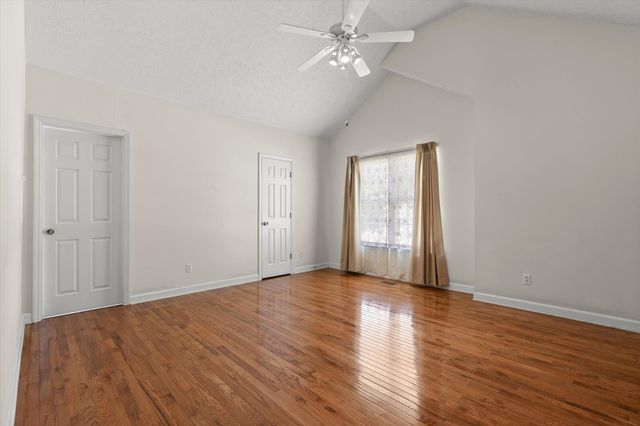 5008 Dellwood Drive, Rossville, GA 30741