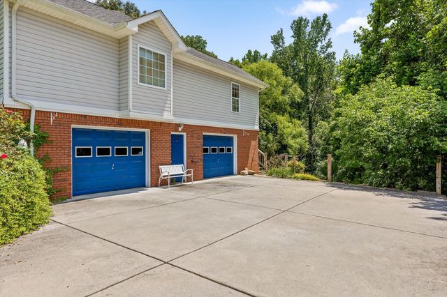 5008 Dellwood Drive, Rossville, GA 30741