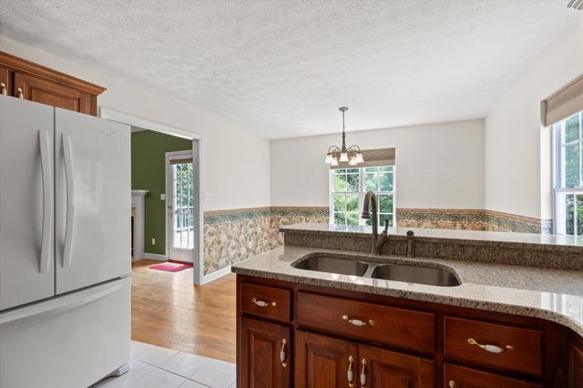 5008 Dellwood Drive, Rossville, GA 30741