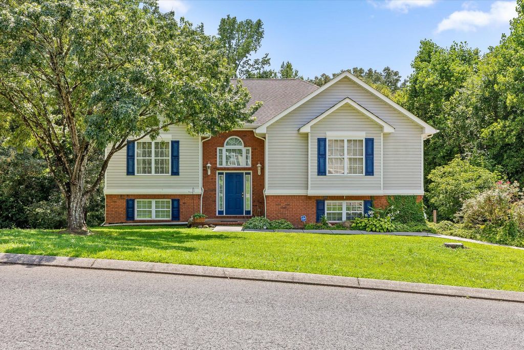 5008 Dellwood Drive, Rossville, GA 30741