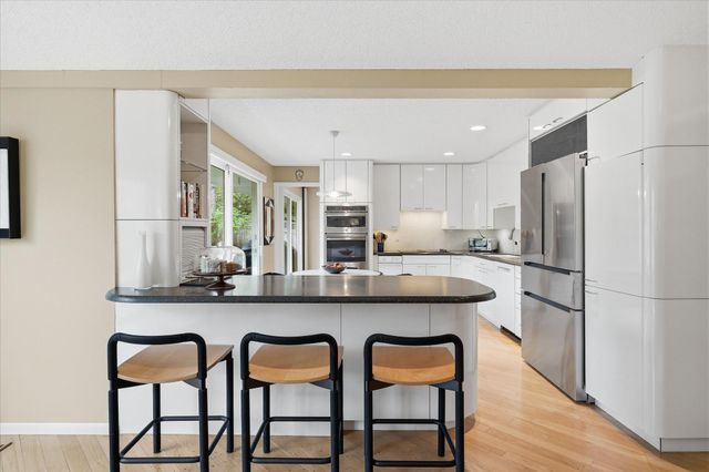5717 View Lane, Edina, MN 55436