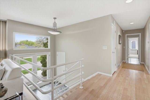 5717 View Lane, Edina, MN 55436
