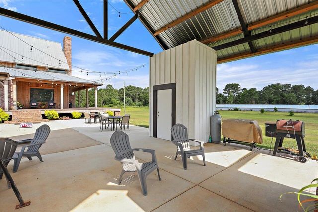 849 Athens Rd., Mendenhall, MS 39114