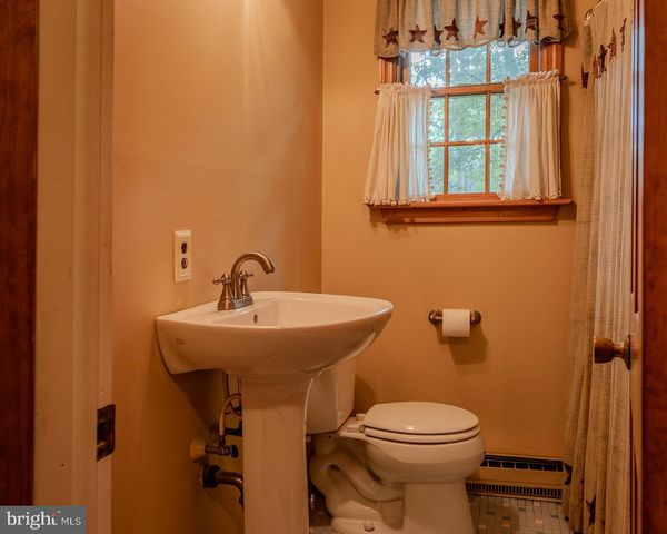 5744 OAK ST, Mays Landing, NJ 08330