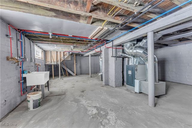 11909 Parkhill Avenue, Cleveland, OH 44120