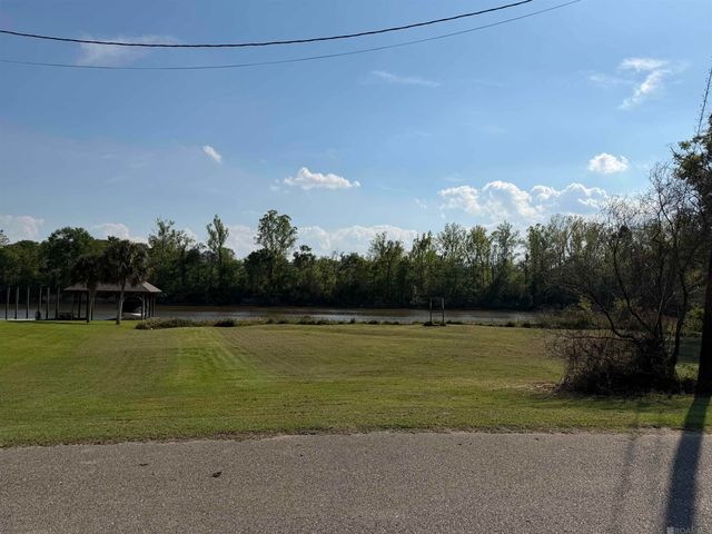 15775 Cypress Point Ln, French Settlement, LA 70733