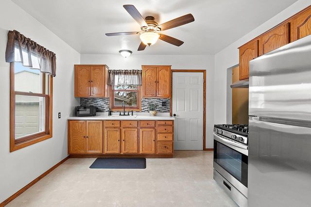 525 DUTTON AVENUE, Green Bay, WI 54304