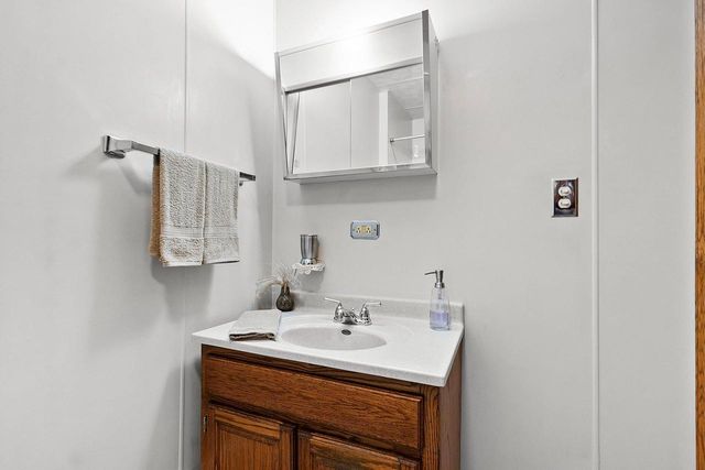 525 DUTTON AVENUE, Green Bay, WI 54304