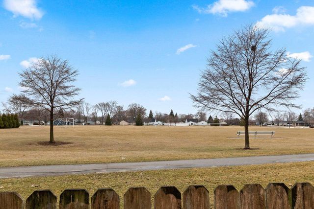 525 DUTTON AVENUE, Green Bay, WI 54304