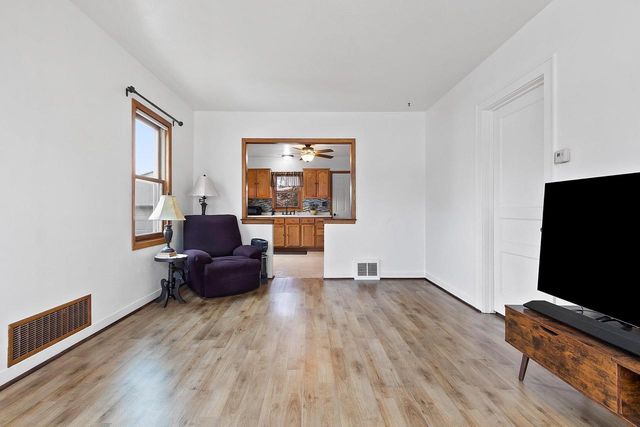 525 DUTTON AVENUE, Green Bay, WI 54304