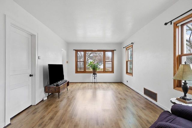 525 DUTTON AVENUE, Green Bay, WI 54304