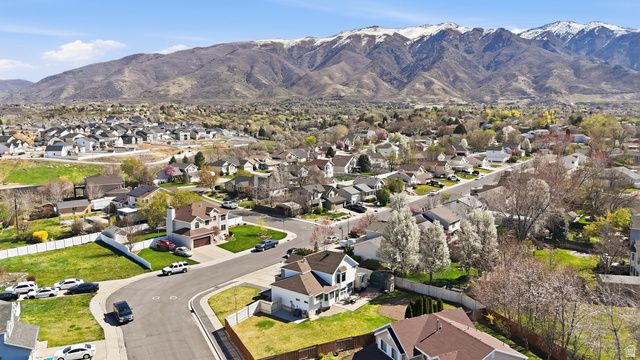 1020 E 1500 N, Layton, UT 84040