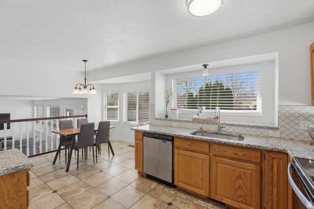 1020 E 1500 N, Layton, UT 84040