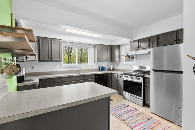 2126 Fairfield Road, Portage City, MI 49002