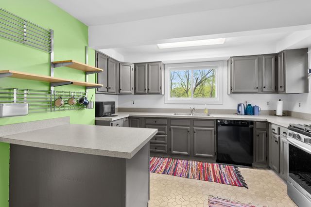 2126 Fairfield Road, Portage City, MI 49002