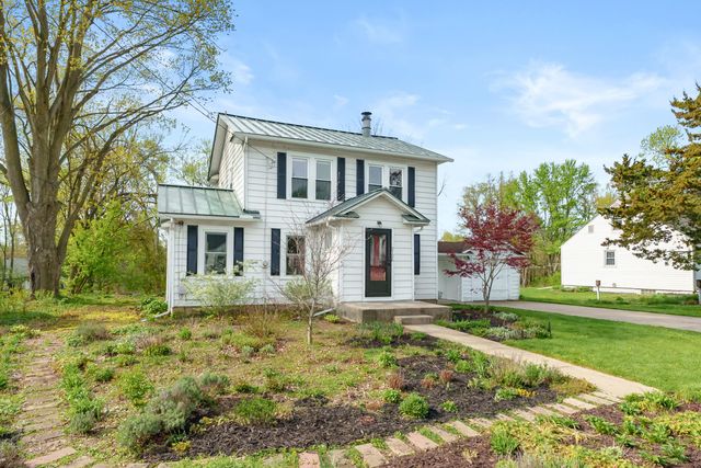 2126 Fairfield Road, Portage City, MI 49002