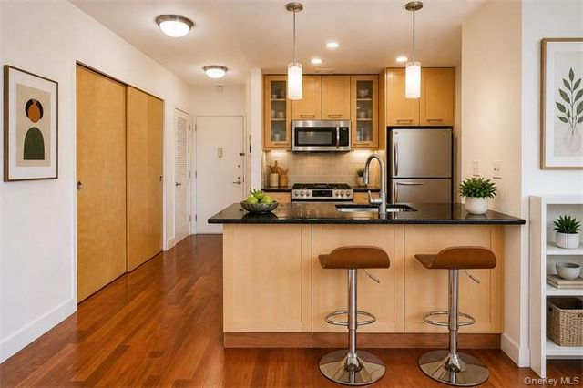 107-24 71st Road 6E, Forest Hills, NY 11375