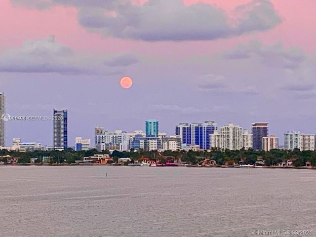 7501 E Treasure Dr 8A, North Bay Village, FL 33141