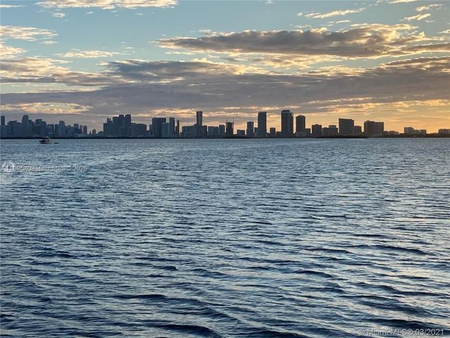 7501 E Treasure Dr 8A, North Bay Village, FL 33141