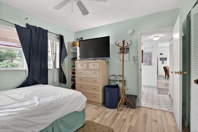 1030 Country Club Drive 407, Margate, FL 33063