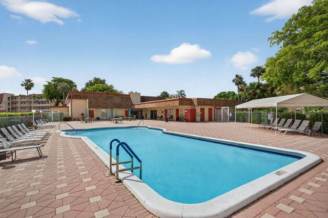 1030 Country Club Drive 407, Margate, FL 33063